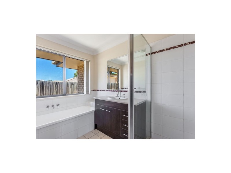 10 Paige Place, Helidon QLD 4344