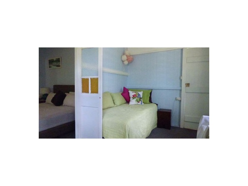 12 Nolan st, Crows Nest QLD 4355