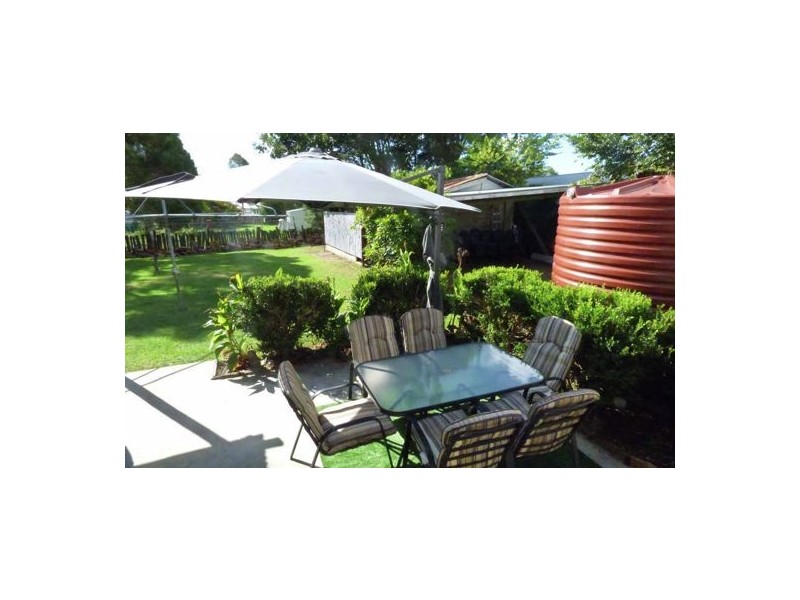 12 Nolan st, Crows Nest QLD 4355