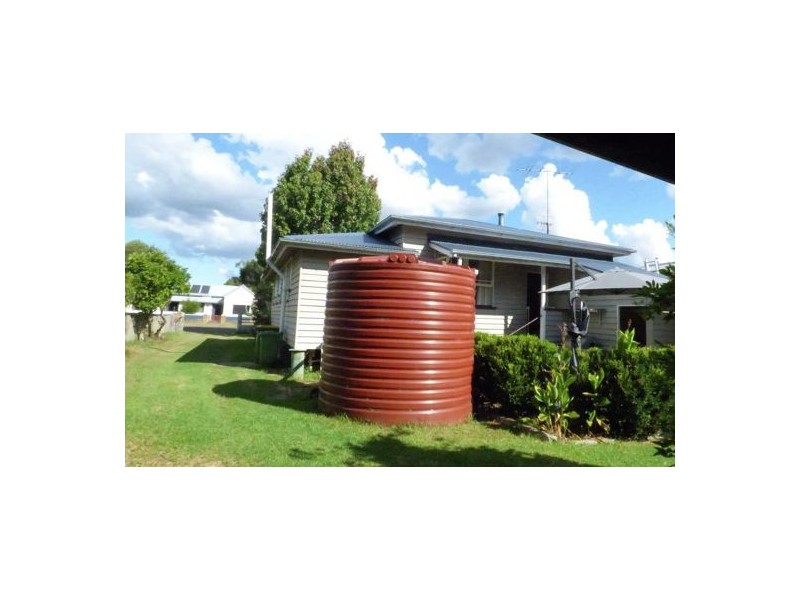 12 Nolan st, Crows Nest QLD 4355