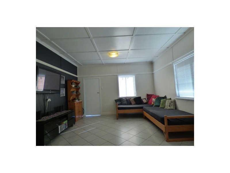 8 Andrews Road, Crows Nest QLD 4355