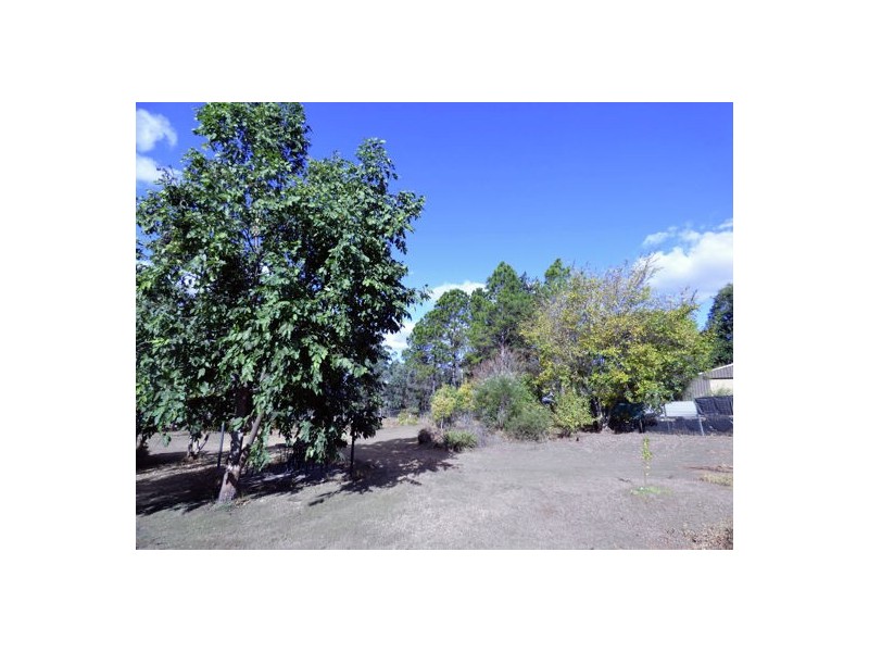 8 Andrews Road, Crows Nest QLD 4355