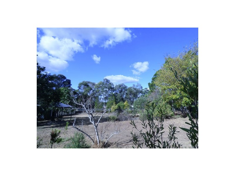 8 Andrews Road, Crows Nest QLD 4355