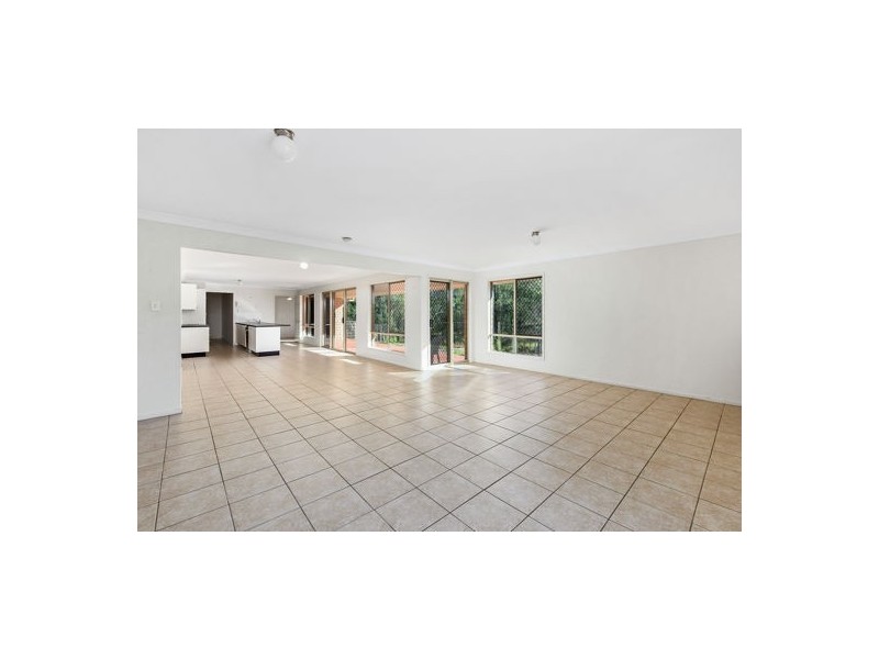 40 Dobel Drive, Upper Lockyer QLD 4352