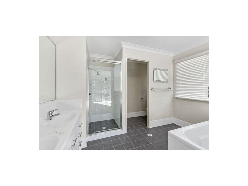 40 Dobel Drive, Upper Lockyer QLD 4352