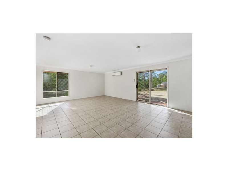 40 Dobel Drive, Upper Lockyer QLD 4352