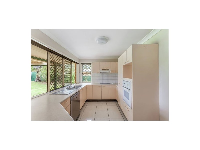 9 Bradton Court, Withcott QLD 4352