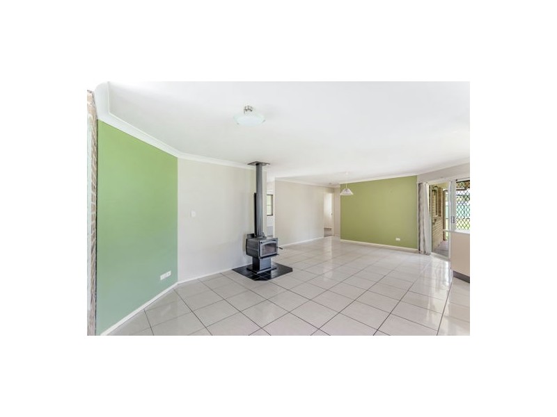 9 Bradton Court, Withcott QLD 4352
