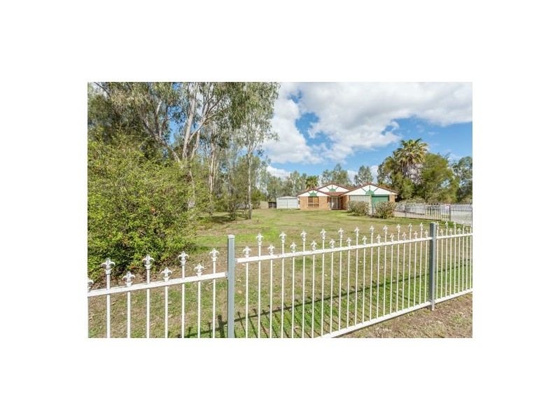 9 Bradton Court, Withcott QLD 4352