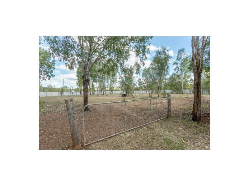 9 Bradton Court, Withcott QLD 4352