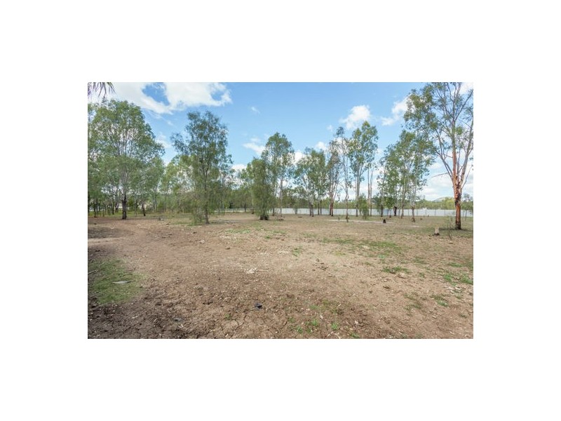 9 Bradton Court, Withcott QLD 4352