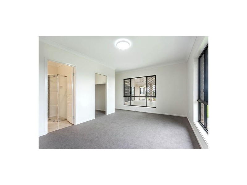 15 Dolleys Road, Withcott QLD 4352