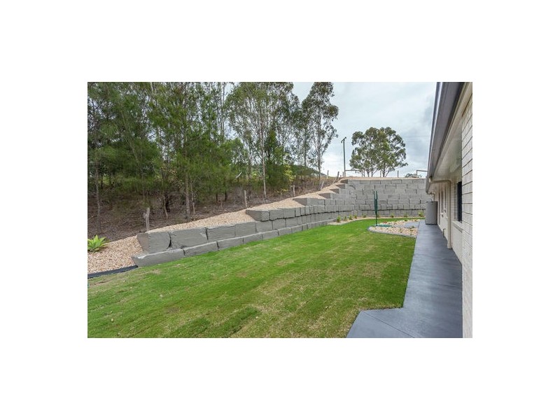 15 Dolleys Road, Withcott QLD 4352