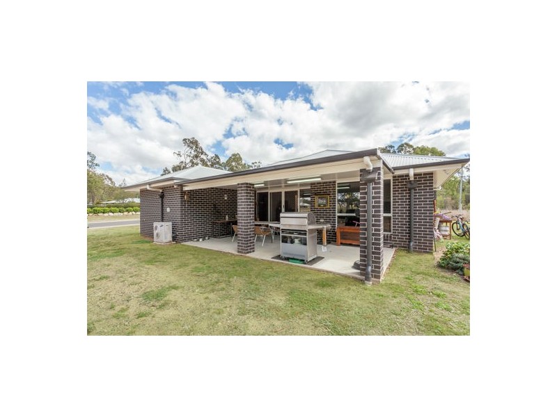 20 Kimdonn Drive, Withcott QLD 4352