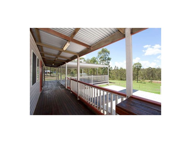 222 Larnook Street, Upper Lockyer QLD 4352