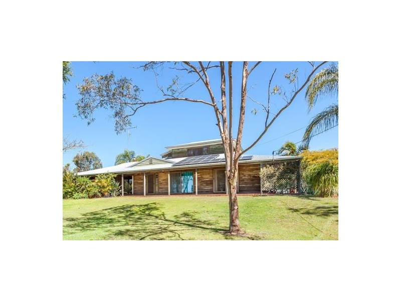 8 Vista Court, Withcott QLD 4352