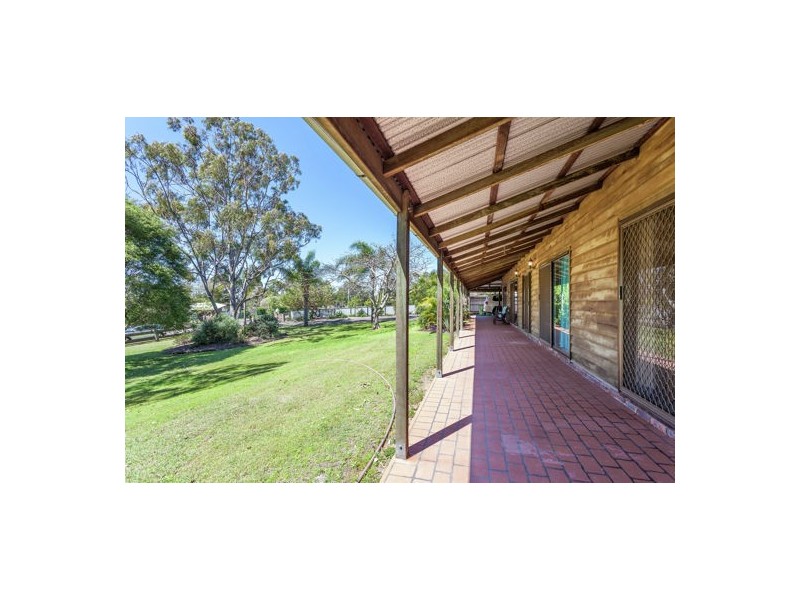 8 Vista Court, Withcott QLD 4352