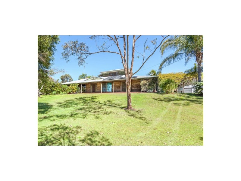 8 Vista Court, Withcott QLD 4352