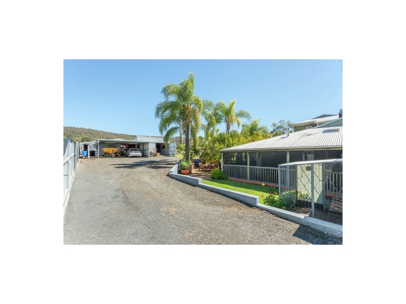 8 Vista Court, Withcott QLD 4352