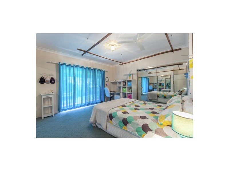 8 Vista Court, Withcott QLD 4352