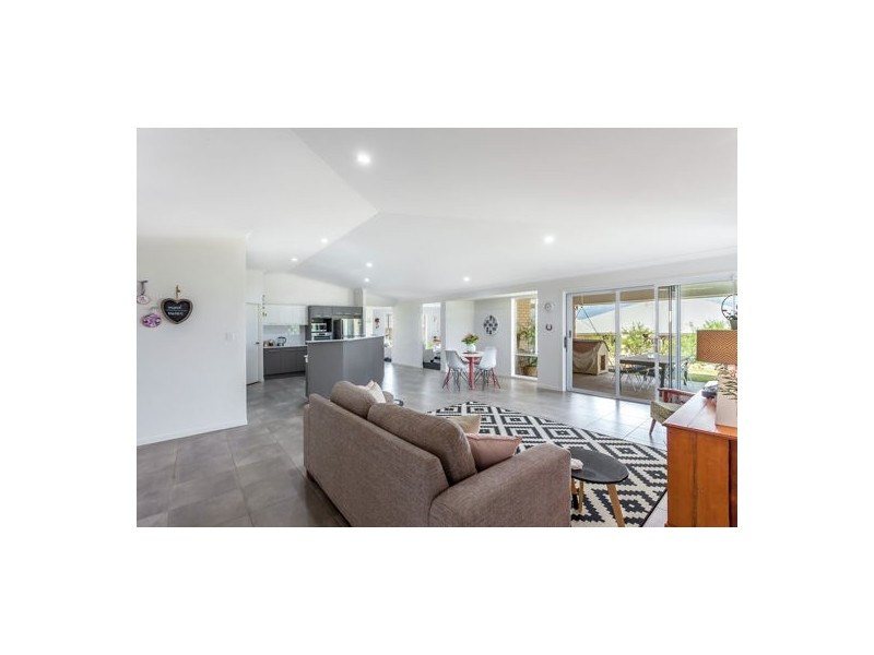 3 Pepperwood Place, Withcott QLD 4352