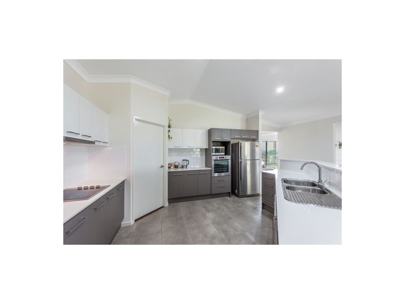 3 Pepperwood Place, Withcott QLD 4352
