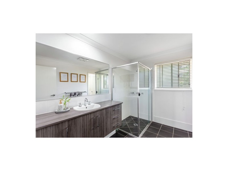 3 Pepperwood Place, Withcott QLD 4352