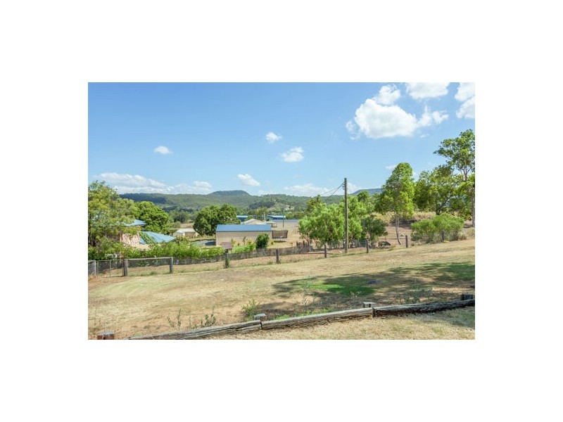 3 Pepperwood Place, Withcott QLD 4352