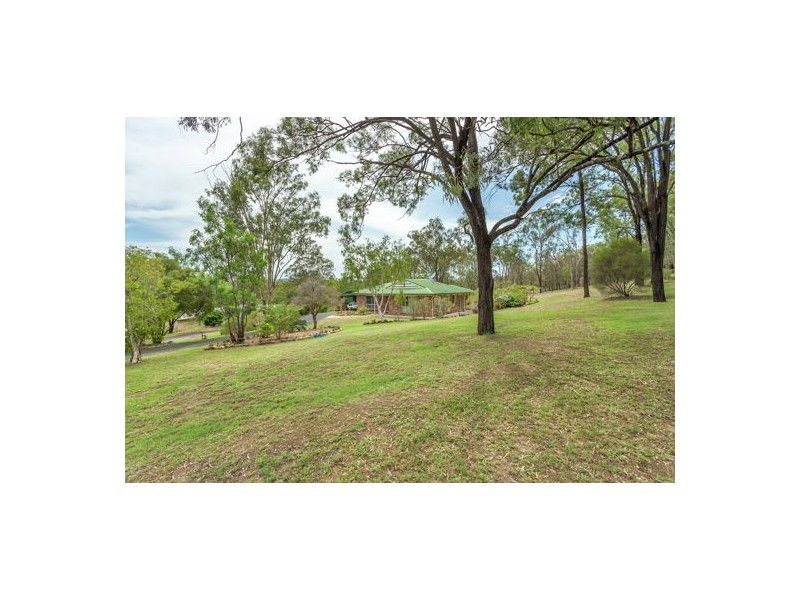 17 Squires Road, Lockyer QLD 4344