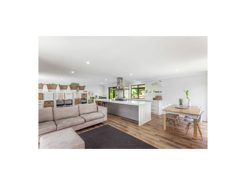 105 Koreelah St, Upper Lockyer QLD 4352