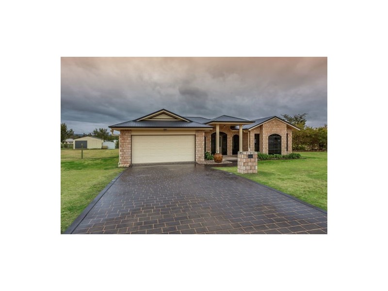 3 Belmore Drive, Withcott QLD 4352