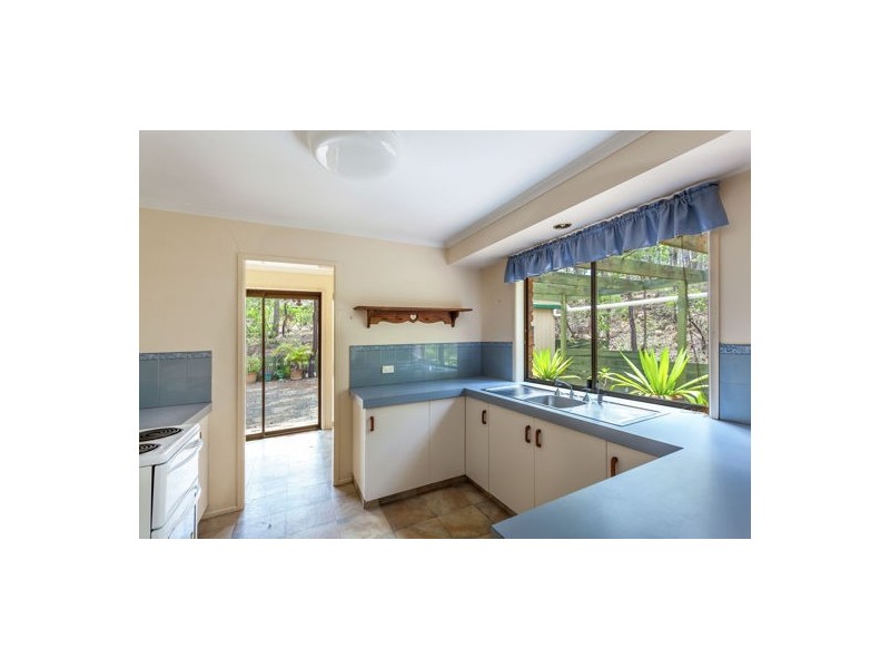 3 Woodland Crescent, Withcott QLD 4352