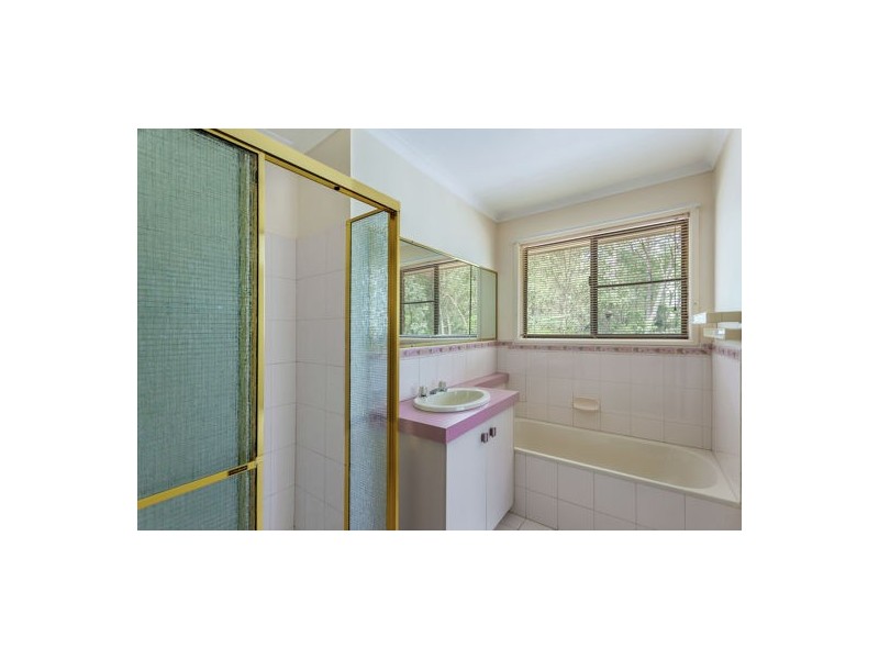 3 Woodland Crescent, Withcott QLD 4352