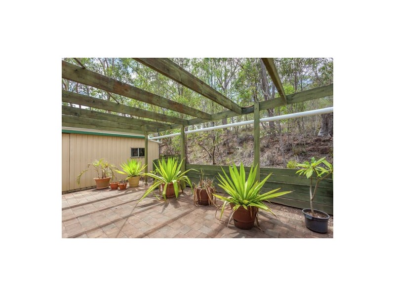 3 Woodland Crescent, Withcott QLD 4352