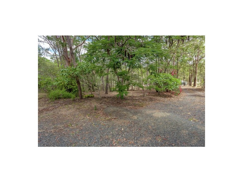 3 Woodland Crescent, Withcott QLD 4352