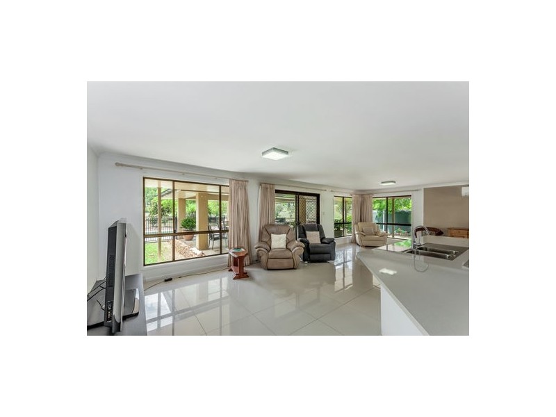 42 Bowen Street, Helidon QLD 4344