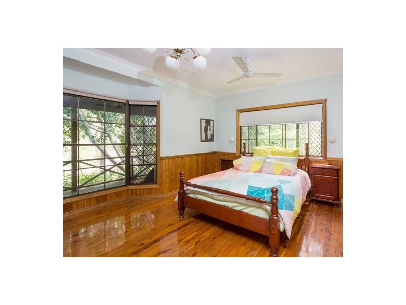 6 Woodland Cresent, Withcott QLD 4352