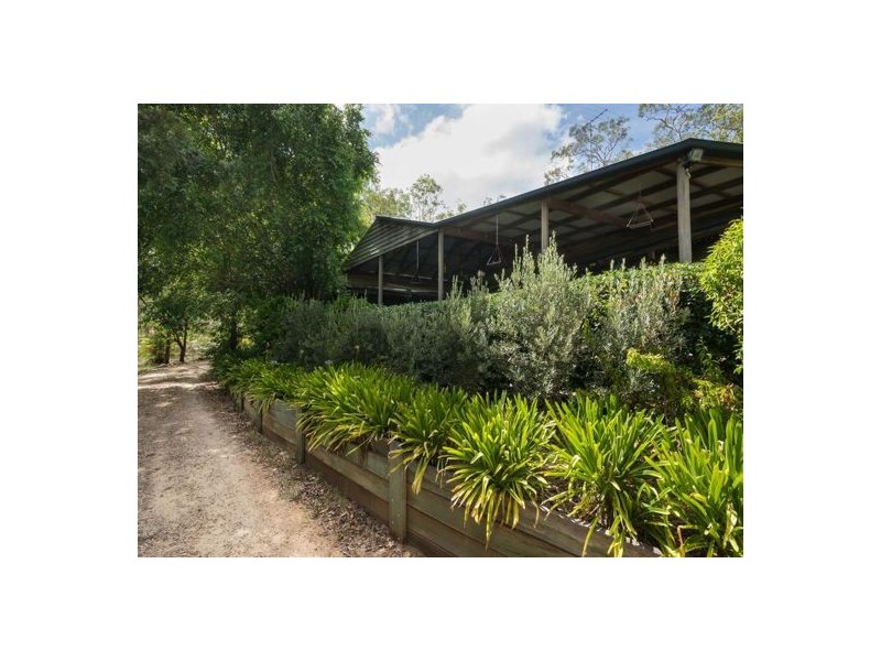 6 Woodland Cresent, Withcott QLD 4352