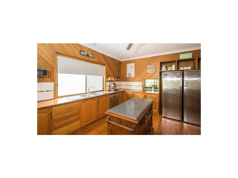 6 Woodland Cresent, Withcott QLD 4352