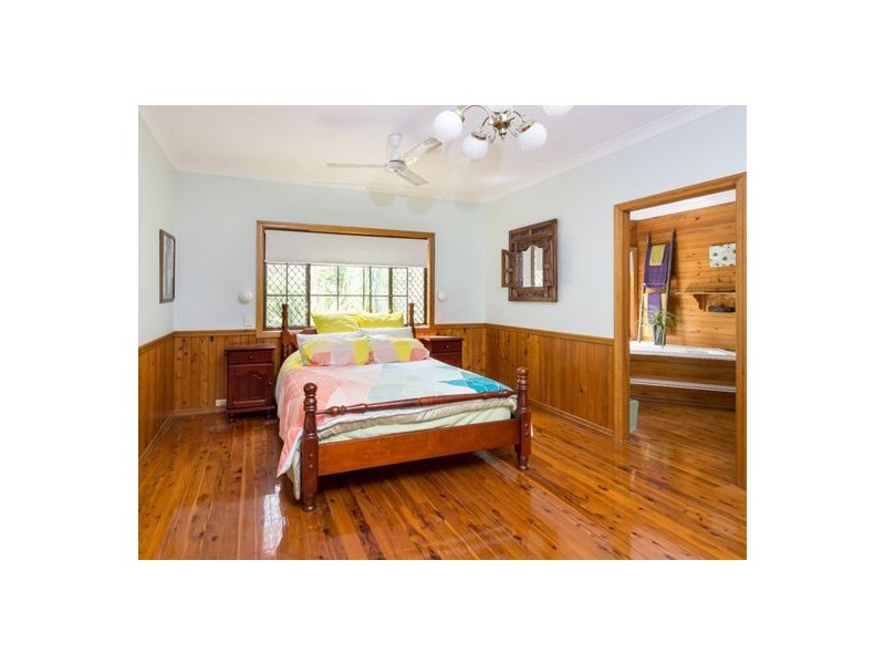 6 Woodland Cresent, Withcott QLD 4352