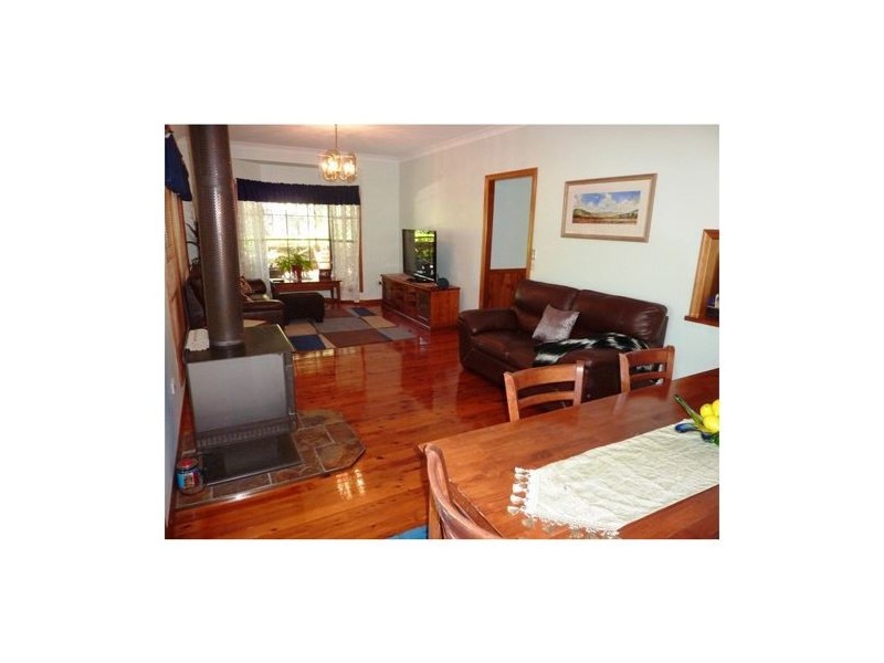6 Woodland Cresent, Withcott QLD 4352