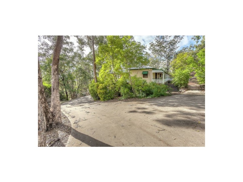 30 Berghofer Drive, Withcott QLD 4352