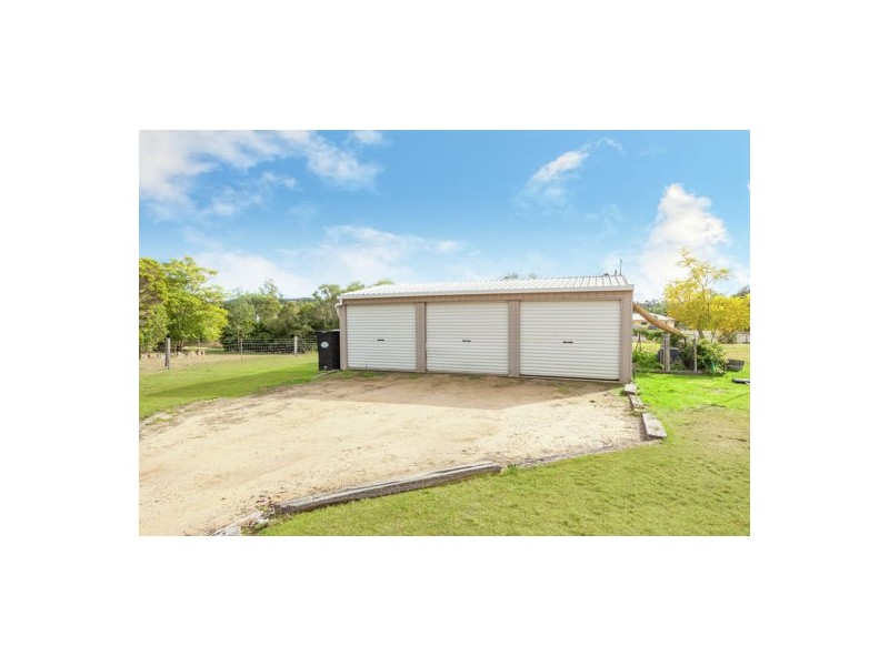 1 Belmore Drive, Withcott QLD 4352