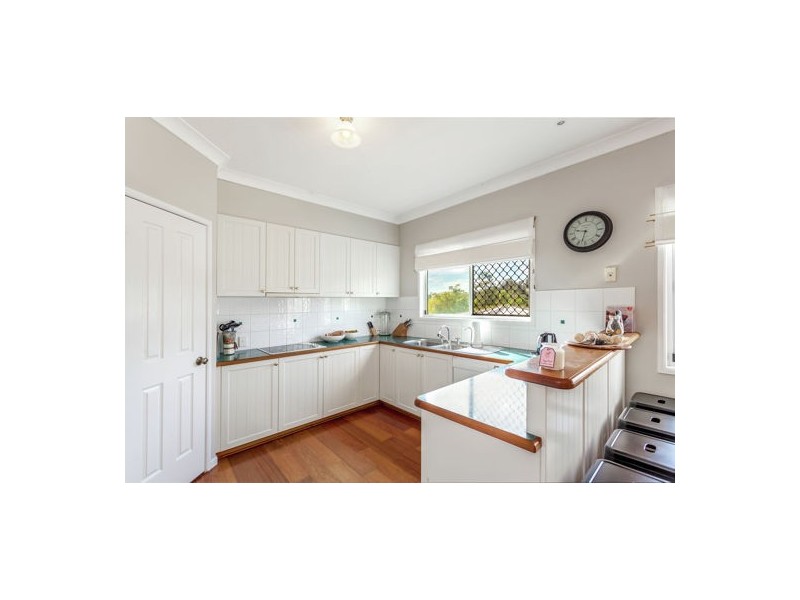 1 Belmore Drive, Withcott QLD 4352