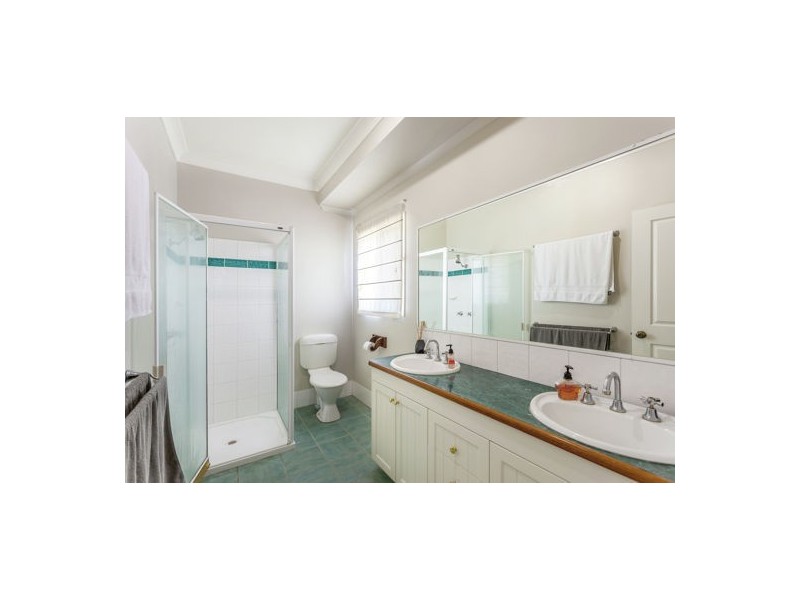 1 Belmore Drive, Withcott QLD 4352