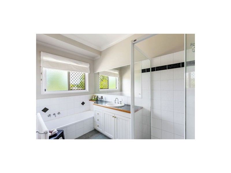 1 Belmore Drive, Withcott QLD 4352