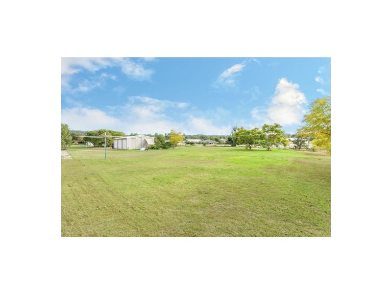 1 Belmore Drive, Withcott QLD 4352