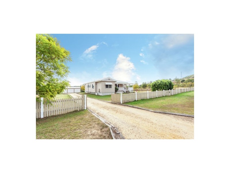 1 Belmore Drive, Withcott QLD 4352
