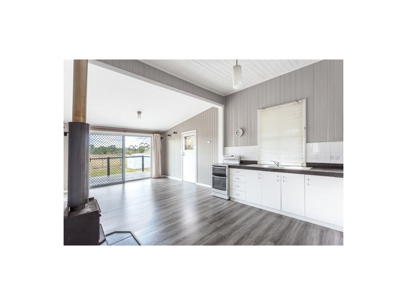 13 Deviney Street, Helidon QLD 4344