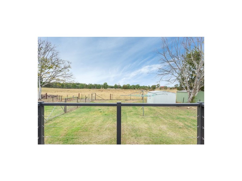 13 Deviney St, Helidon QLD 4344